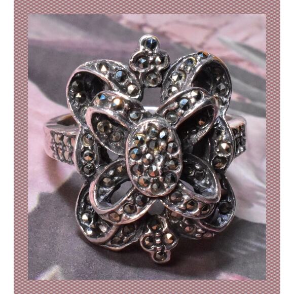 VTG 925 Sterling Silver Marcasite Art Deco Bow Ribbon Ring Approximate Size 8 - Picture 3 of 16